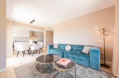 Apartamento de 3 dormitorios en Nueva Andalucía, Spain No. 722
