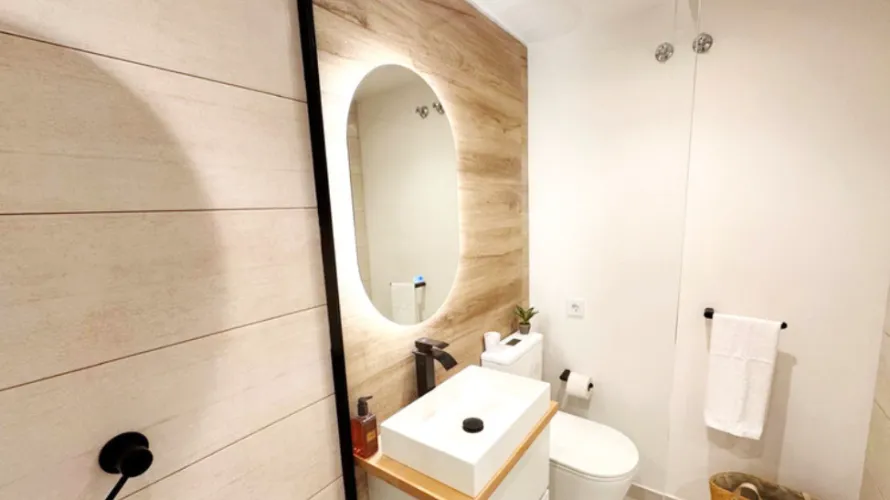 Apartamento de 2 dormitorios en Cortes (San Pedro De Alcantara), Spain No. 606 № 10