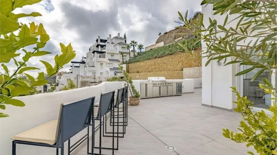 Apartamento de 2 dormitorios en La Quinta, Spain No. 549 № 2