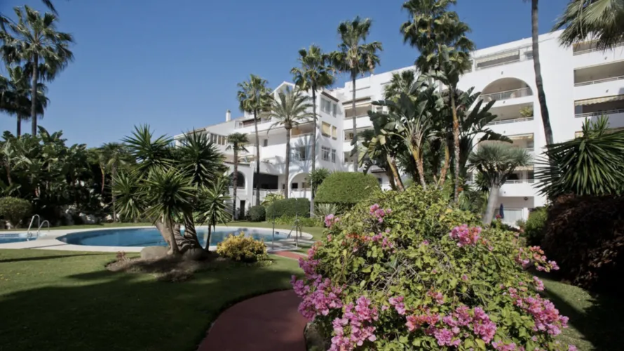 Apartamento de 3 dormitorios en La Atalaya, Spain No. 452 № 3