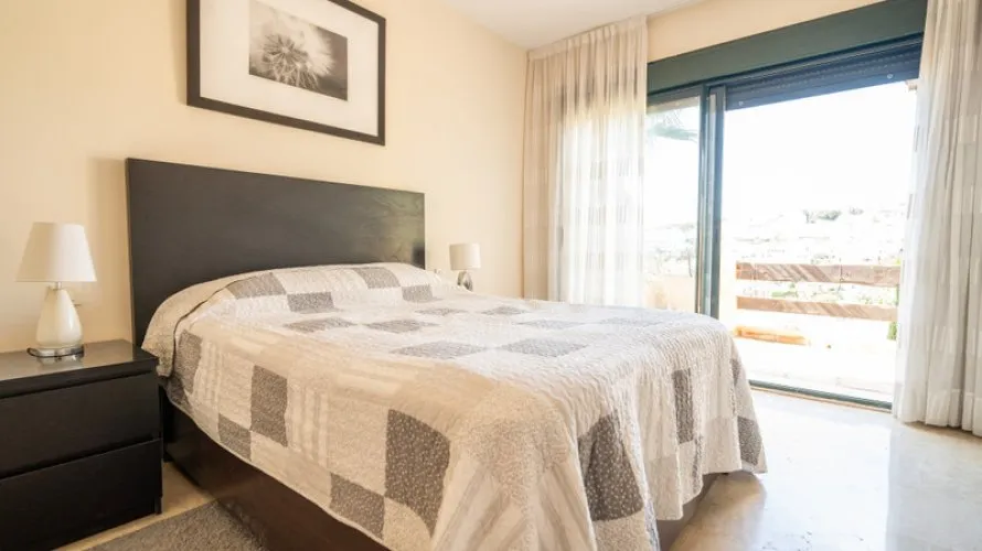 Apartamento de 2 dormitorios en Estepona, Spain No. 483 № 21