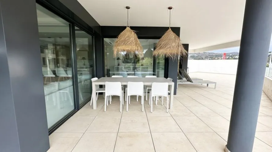 Apartamento de 3 dormitorios en Estepona, Spain No. 707 № 23