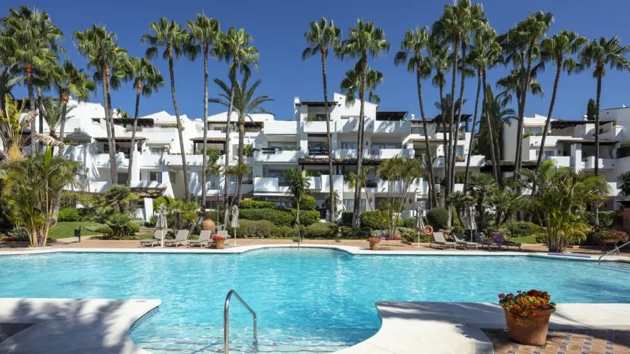 Apartamento de 3 dormitorios en Marbella, Spain No. 140 № 11
