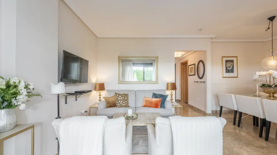 Apartamento de 2 dormitorios en Estepona, Spain No. 466 № 15