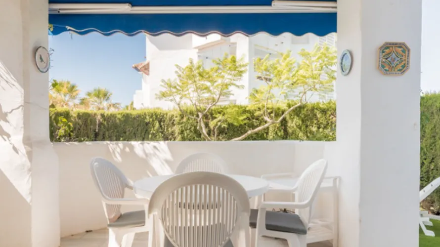 Apartamento de 2 dormitorios en Marbella, Spain No. 617 № 18