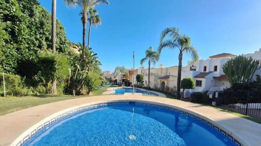 Apartamento de 2 dormitorios en Casares, Spain No. 504 № 3