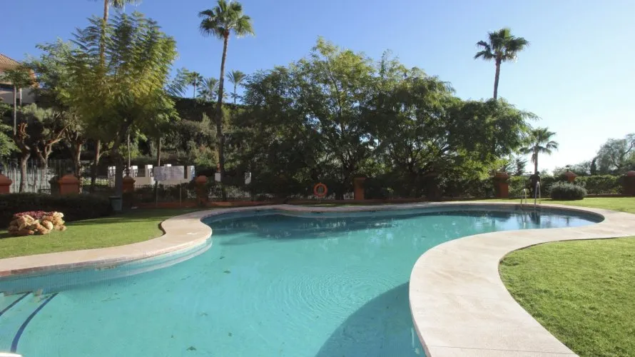 Dúplex de 3 dormitorios en Benahavís, Spain No. 321 № 26