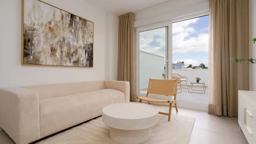 Apartamento de 2 dormitorios en Estepona, Spain No. 637 № 21