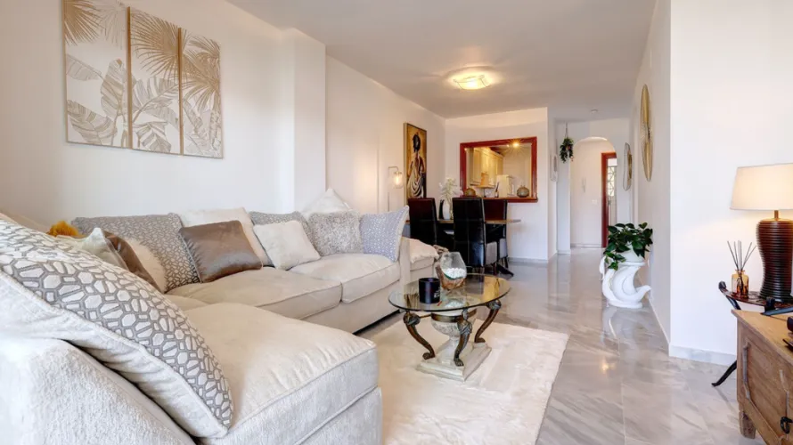 Apartamento de 2 dormitorios en Mijas Costa, Spain No. 758 № 20