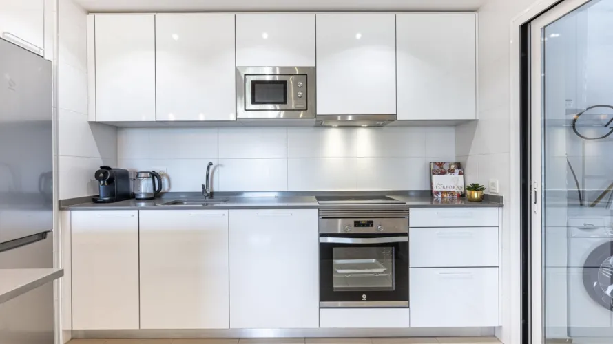 Apartamento de 3 dormitorios en Nueva Andalucía, Spain No. 602 № 2