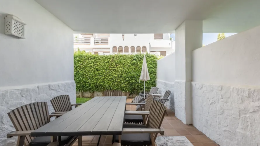 Apartamento de 2 dormitorios en Estepona, Spain No. 466 № 17