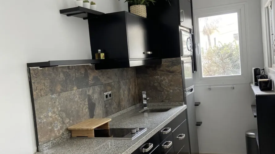 Apartamento de 1 dormitorio en Marbella, Spain No. 468 № 4