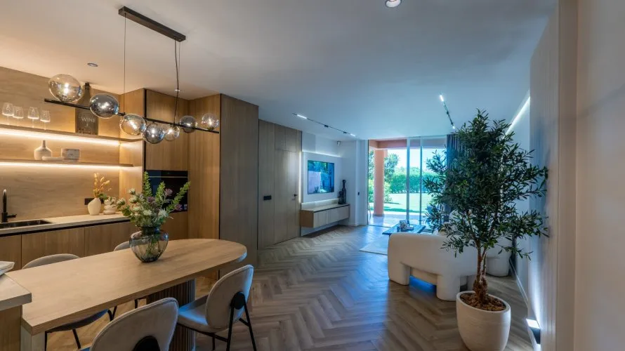 Apartamento de 3 dormitorios en Nueva Andalucía, Spain No. 770 № 7