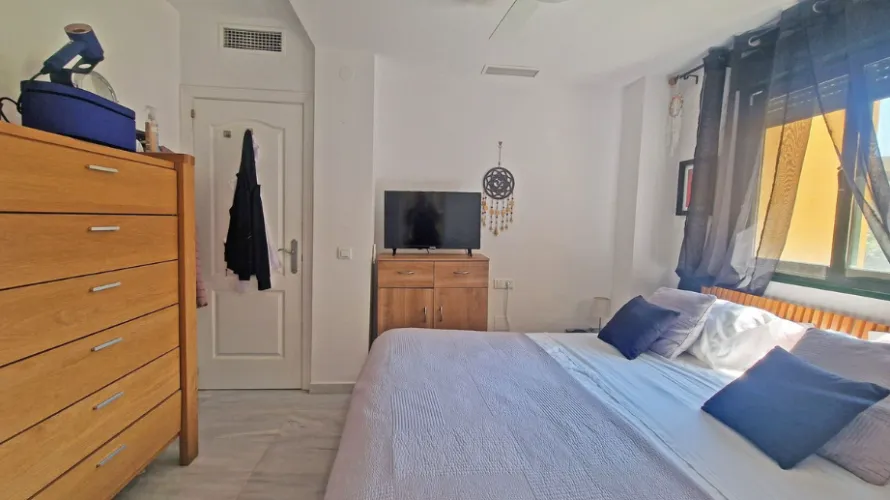 Apartamento de 2 dormitorios en Mijas Costa, Spain No. 750 № 10