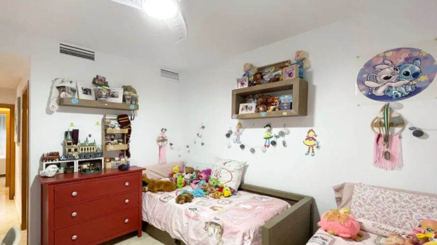 Apartamento de 2 dormitorios en Fuengirola, Spain No. 685 № 13