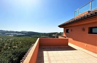 Ático de 3 dormitorios en Casares, Spain No. 553