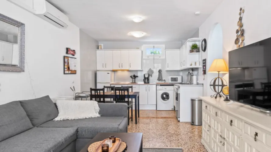 Apartamento de 2 dormitorios en Fuengirola, Spain No. 687 № 4