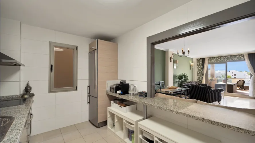 Apartamento de 3 dormitorios en Estepona, Spain No. 473 № 19