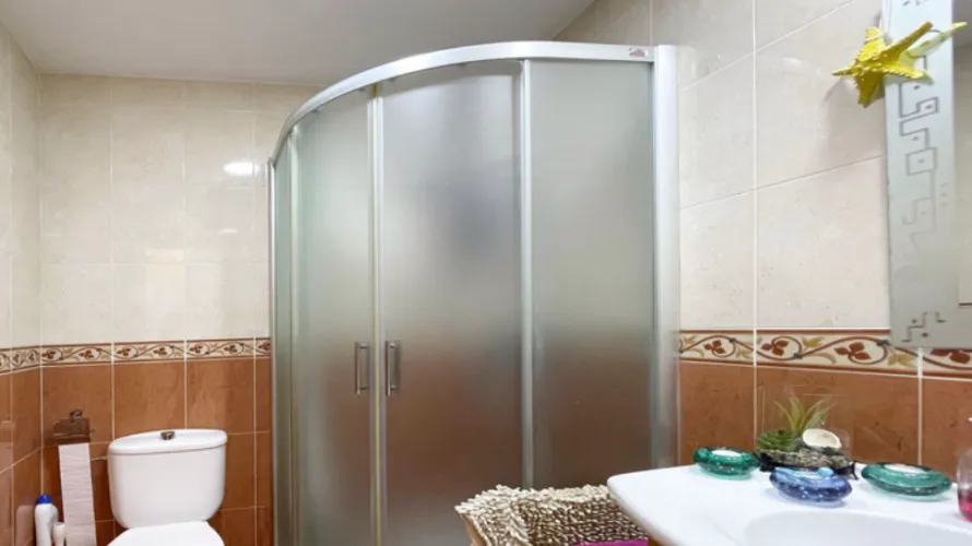 Apartamento de 2 dormitorios en Fuengirola, Spain No. 685 № 17