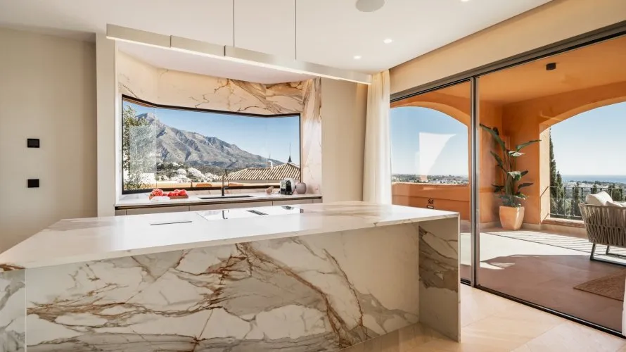 Apartamento de 4 dormitorios en Nueva Andalucía, Spain No. 245 № 10