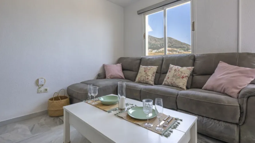 Apartamento de 2 dormitorios en Fuengirola, Spain No. 696 № 9