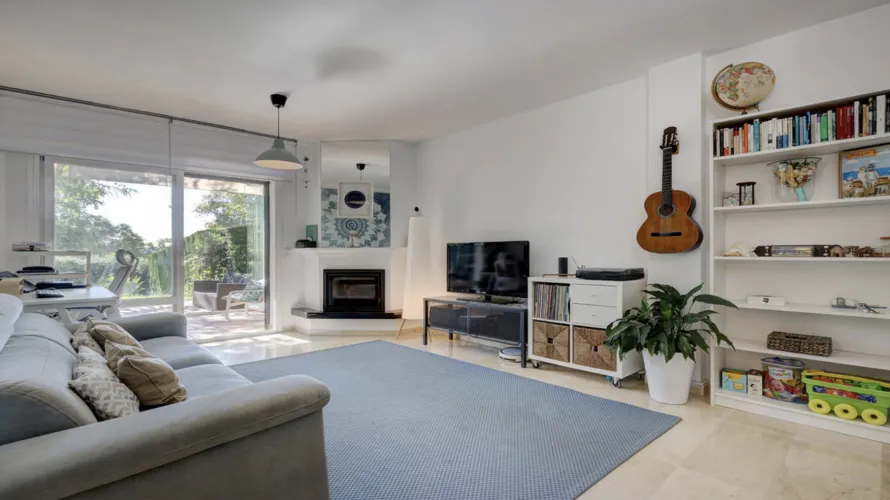 Apartamento de 2 dormitorios en Casares, Spain No. 494 № 4