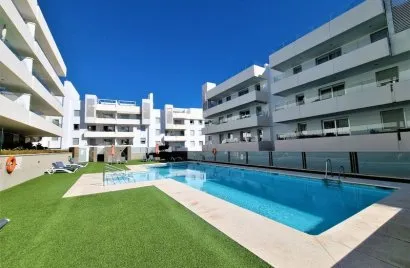 Apartamento de 3 dormitorios en Cortes (San Pedro De Alcantara), Spain No. 676