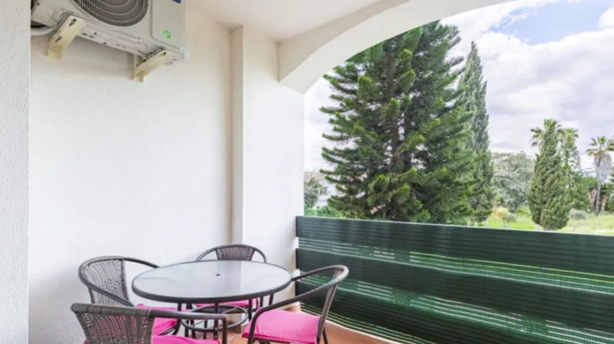 Apartamento de 2 dormitorios en Cortes (San Pedro De Alcantara), Spain No. 605 № 11