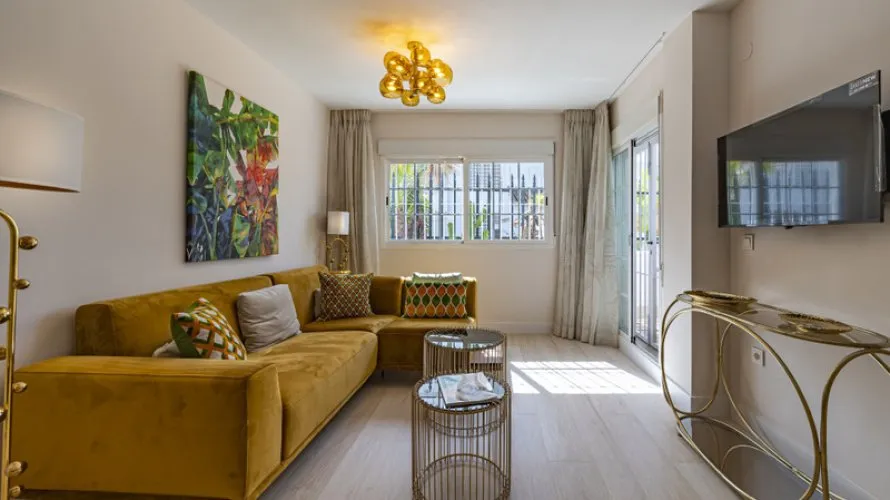 Apartamento de 3 dormitorios en Nueva Andalucía, Spain No. 349 № 3