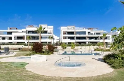 Ático de 3 dormitorios en Estepona, Spain No. 526