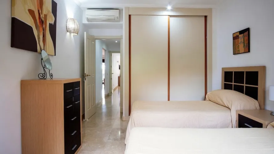 Apartamento de 2 dormitorios en Estepona, Spain No. 610 № 13