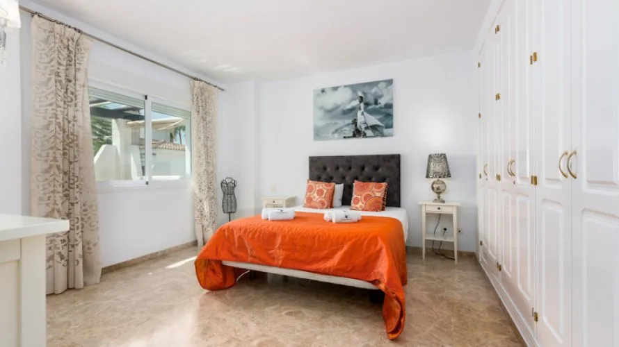 Dúplex de 2 dormitorios en Nueva Andalucía, Spain No. 404 № 1