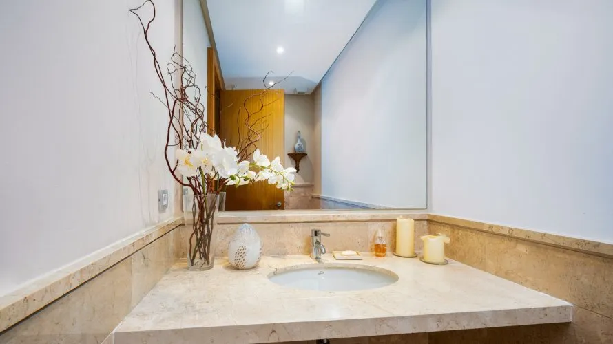 Apartamento de 3 dormitorios en Marbella, Spain No. 345 № 16