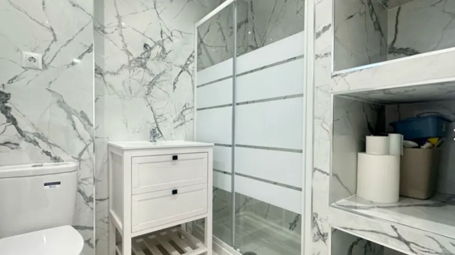 Apartamento de 2 dormitorios en Marbella, Spain No. 642 № 4