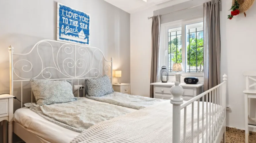 Apartamento de 2 dormitorios en Fuengirola, Spain No. 687 № 10