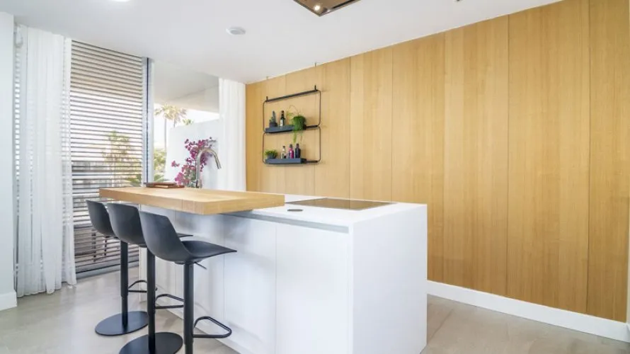 Apartamento de 3 dormitorios en Estepona, Spain No. 390 № 9