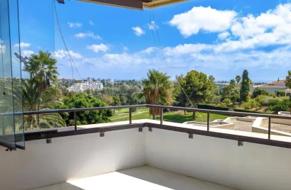 Apartamento de 2 dormitorios en Benahavís, Spain No. 449