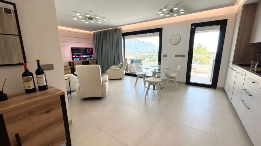 Apartamento de 3 dormitorios en La Quinta, Spain No. 797 № 9