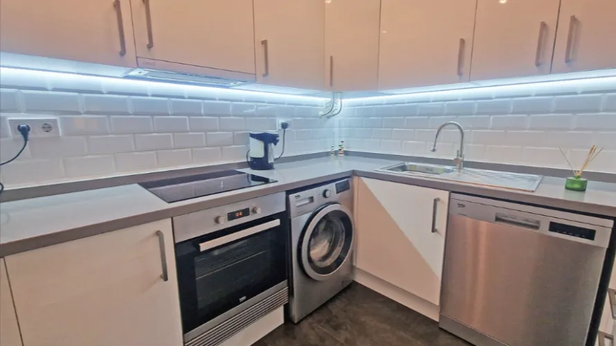 Apartamento de 2 dormitorios en Mijas Costa, Spain No. 750 № 19