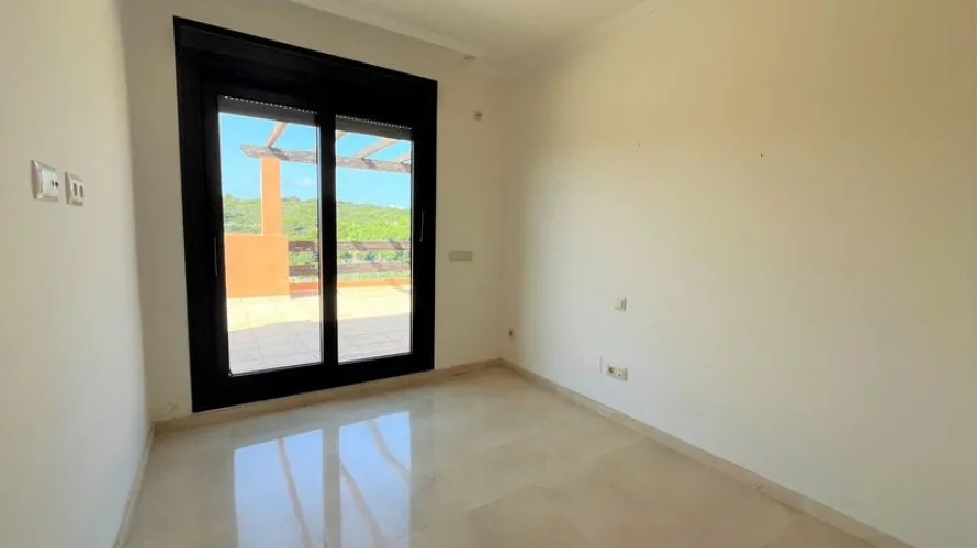 Ático de 3 dormitorios en Casares, Spain No. 553 № 5