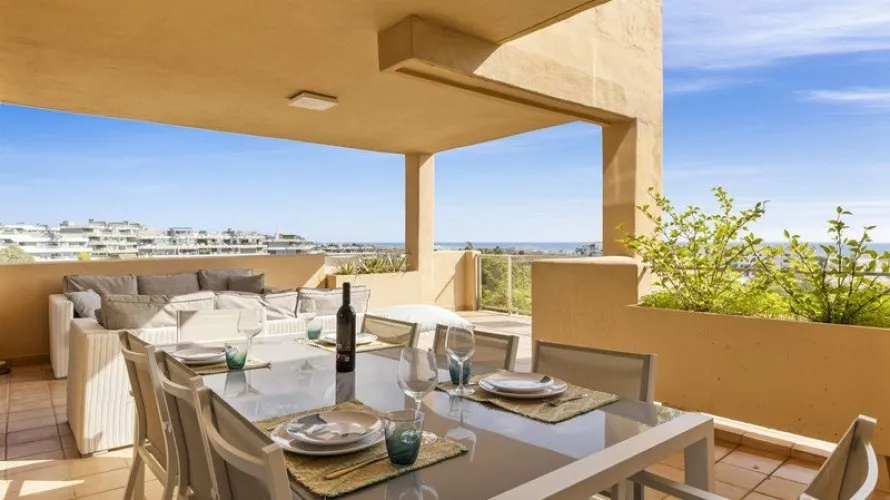 Apartamento de 3 dormitorios en Estepona, Spain No. 445 № 17