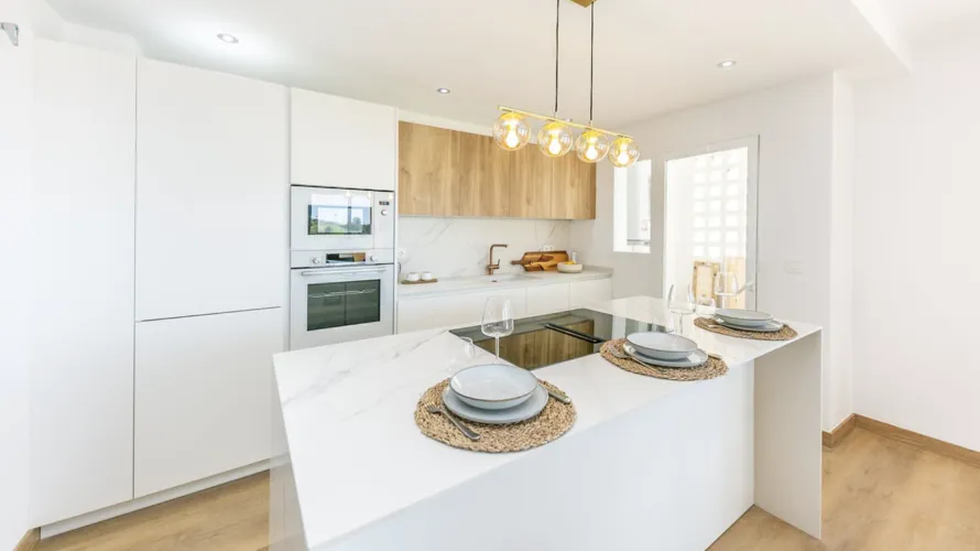 Apartamento de 2 dormitorios en Mijas Costa, Spain No. 630 № 4