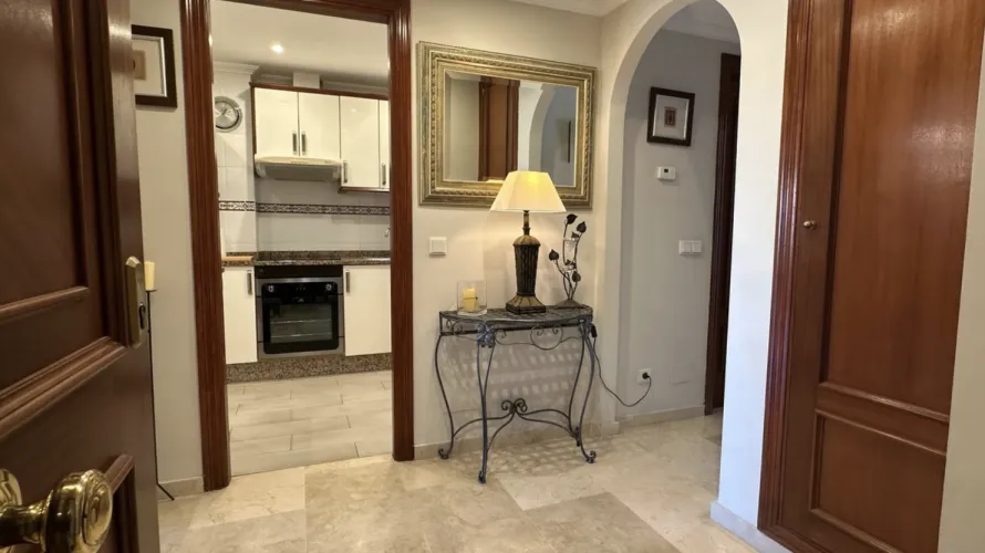 Apartamento de 2 dormitorios en Mijas Costa, Spain No. 666 № 10