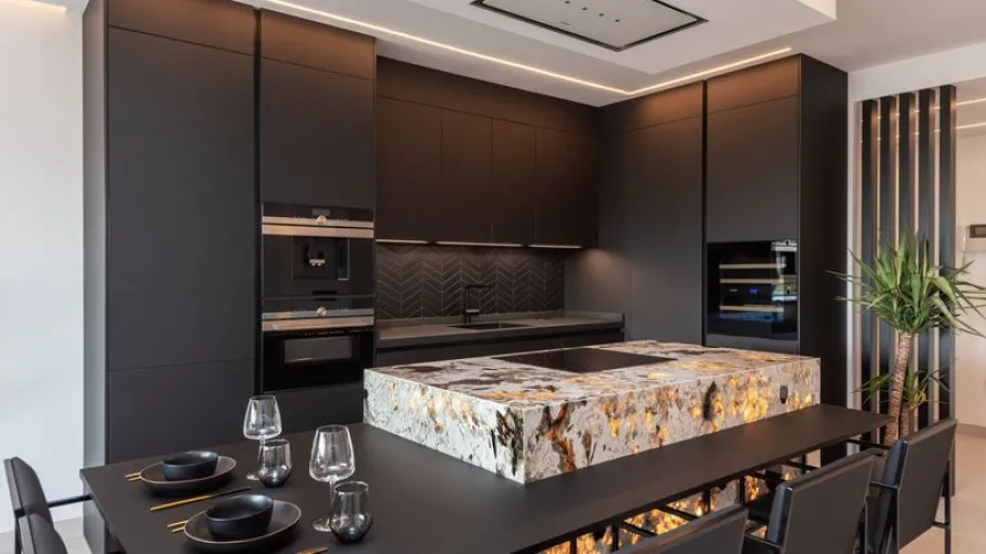 Apartamento de 3 dormitorios en Marbella, Spain No. 268 № 4