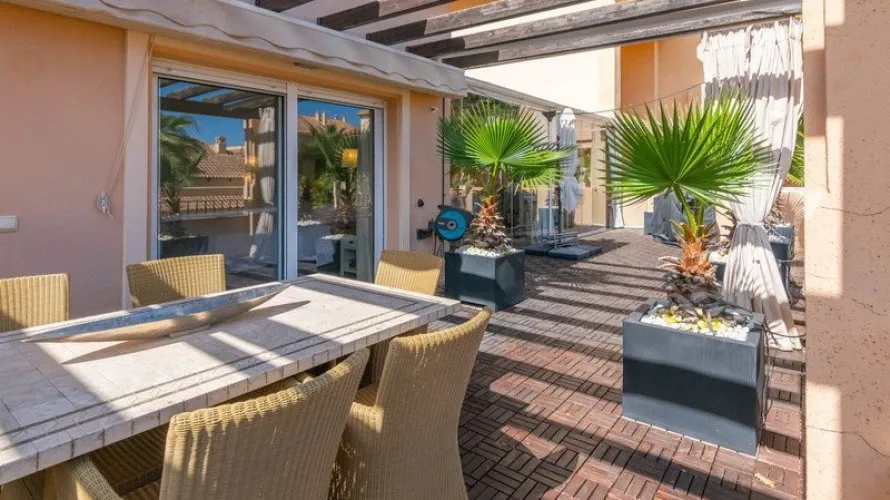 Apartamento de 3 dormitorios en Nueva Andalucía, Spain No. 512 № 25