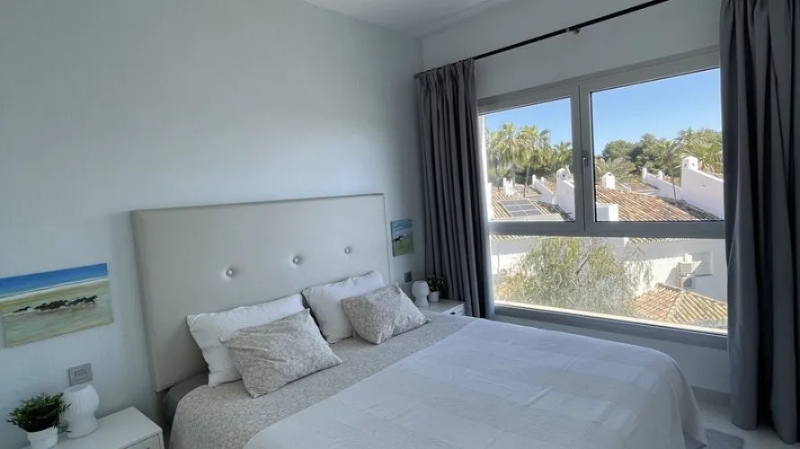 Dúplex de 3 dormitorios en Estepona, Spain No. 669 № 14