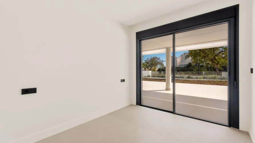 Apartamento de 3 dormitorios en Estepona, Spain No. 295 № 12