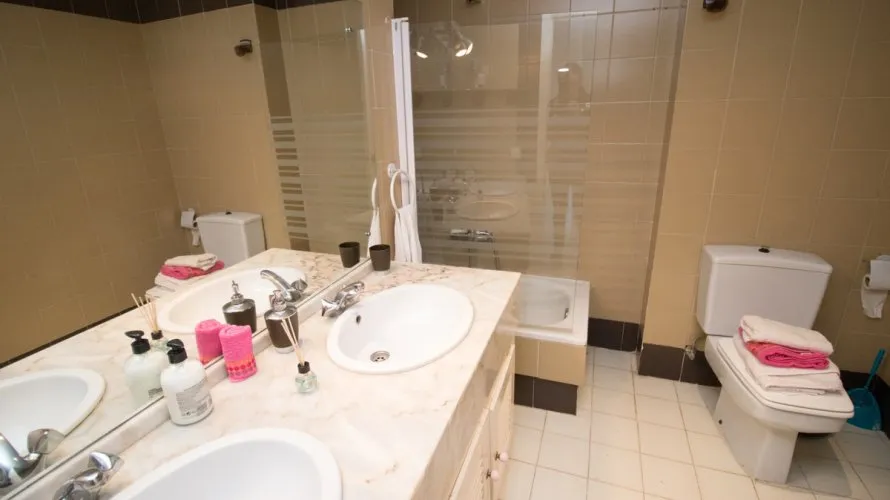 Apartamento de 2 dormitorios en Manilva, Spain No. 659 № 5