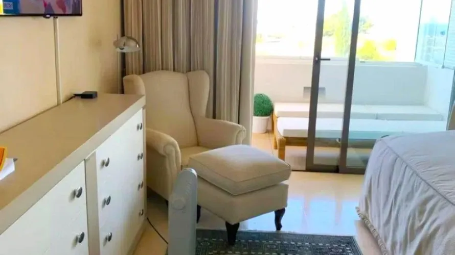 Apartamento de 2 dormitorios en Benahavís, Spain No. 557 № 13