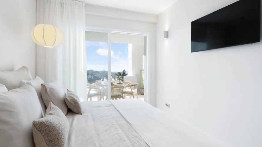 Apartamento de 3 dormitorios en Marbella, Spain No. 454 № 10